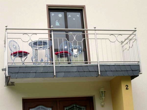 Zweiter Balkon der Ferienwohnung mit Blick ins Grüne