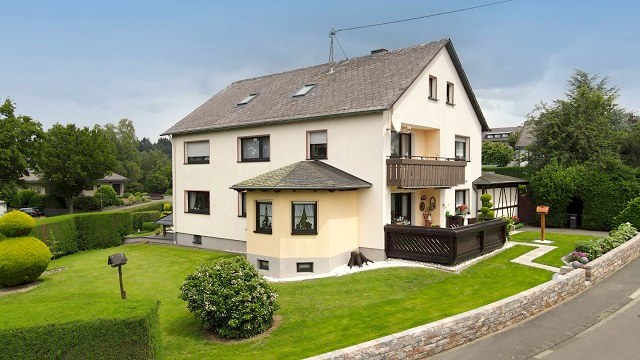 Außenansicht des Hauses mit Garten in Morbach